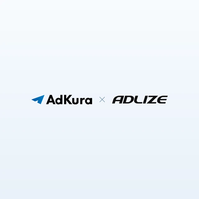 AdKura と 株式会社アドライズ（ADLIZE）のロゴ